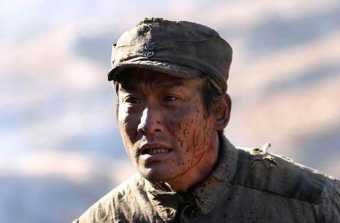 他不愿被收编,司令亲自登门,酒过三巡,传来捷报,他说:我接受