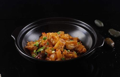 炖牛筋时,很多人"水"用错了,难怪牛筋不软烂,不会就学着