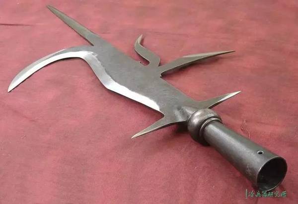 对抗骑兵和破坏方阵数它最凶残:16世纪初意大利式钩戟鉴赏|武器|骑兵