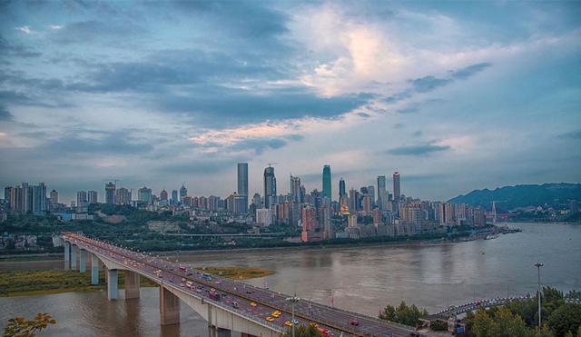 中国12个世界三线城市南京三线强重庆居中西安弱