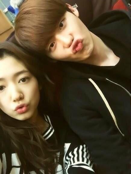 朴信惠否认恋情被d社打脸,男友不是李钟硕,颜值不输李敏稿!