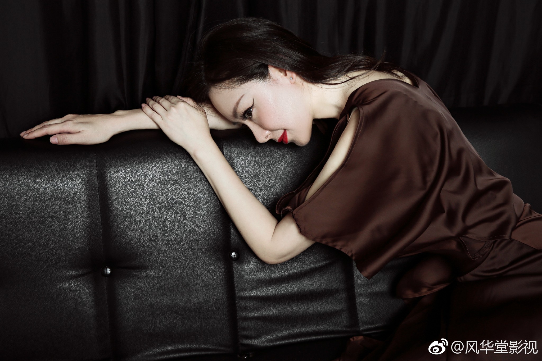 伴随着湖南卫视青春进行时剧场《金牌投资人》的热播,@演员许榕真 于