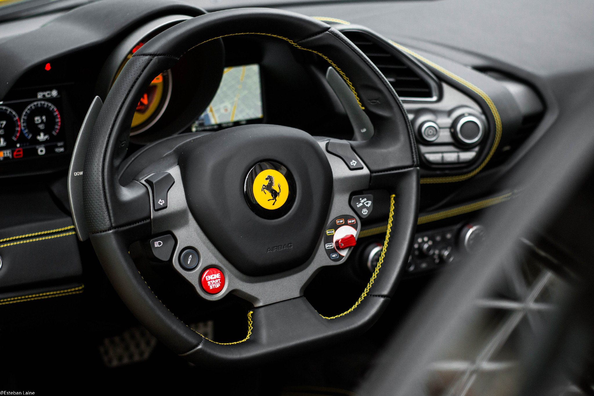 ferrari 488 spider_新浪看点