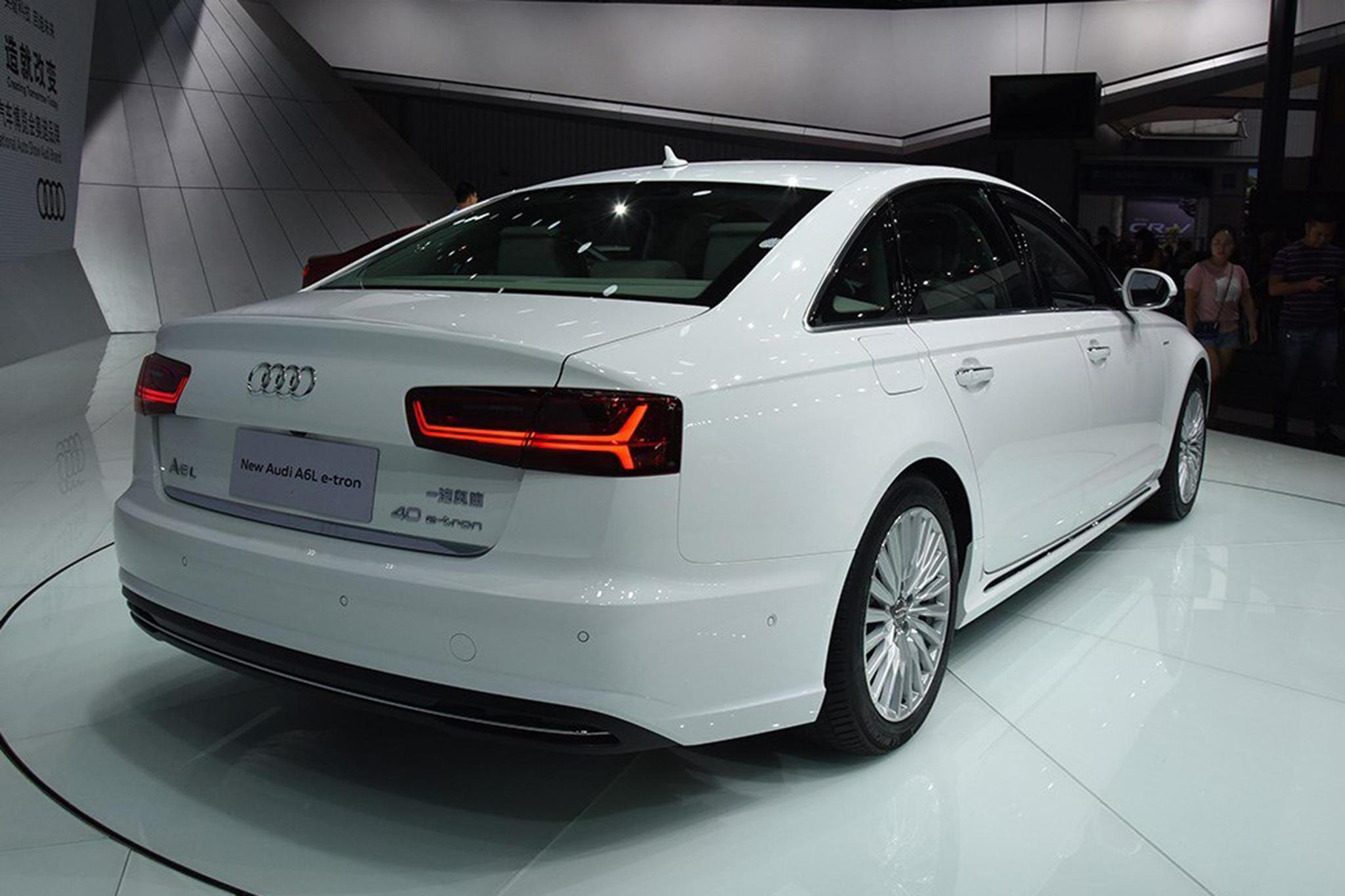 山东"首辆"奥迪a6新能源现身,绿色车牌,数字连号很吸睛!