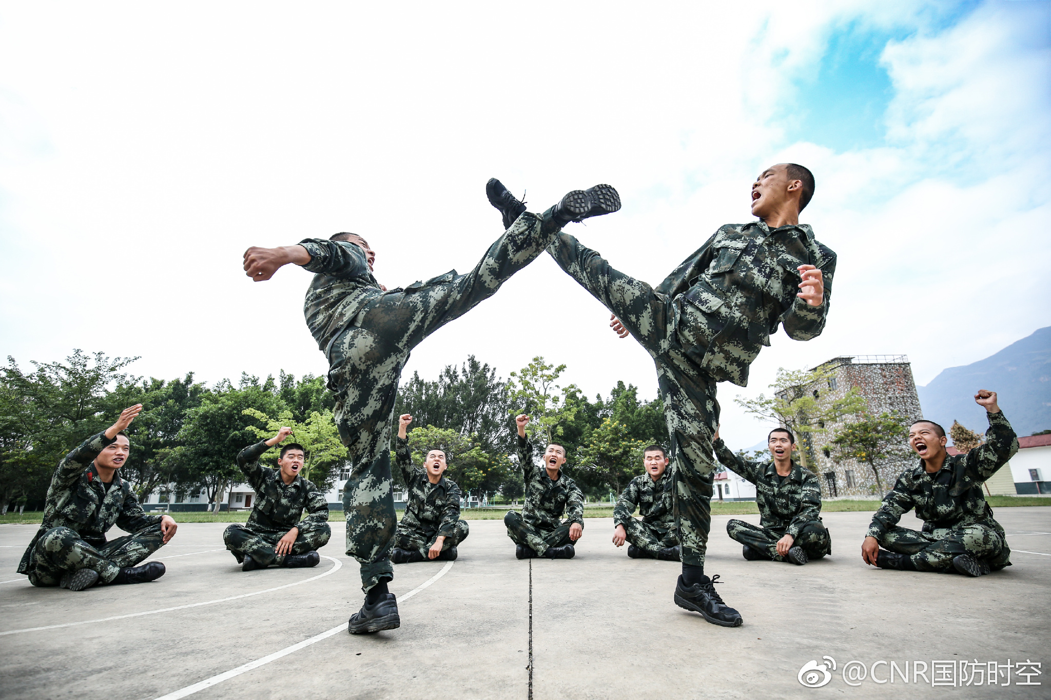 新兵"武教头",走红训练场