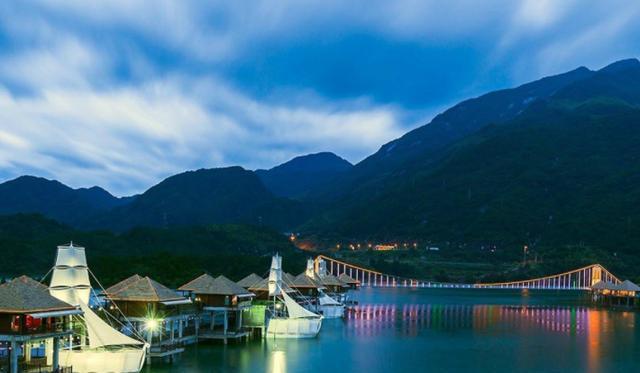 人间三月泷州美