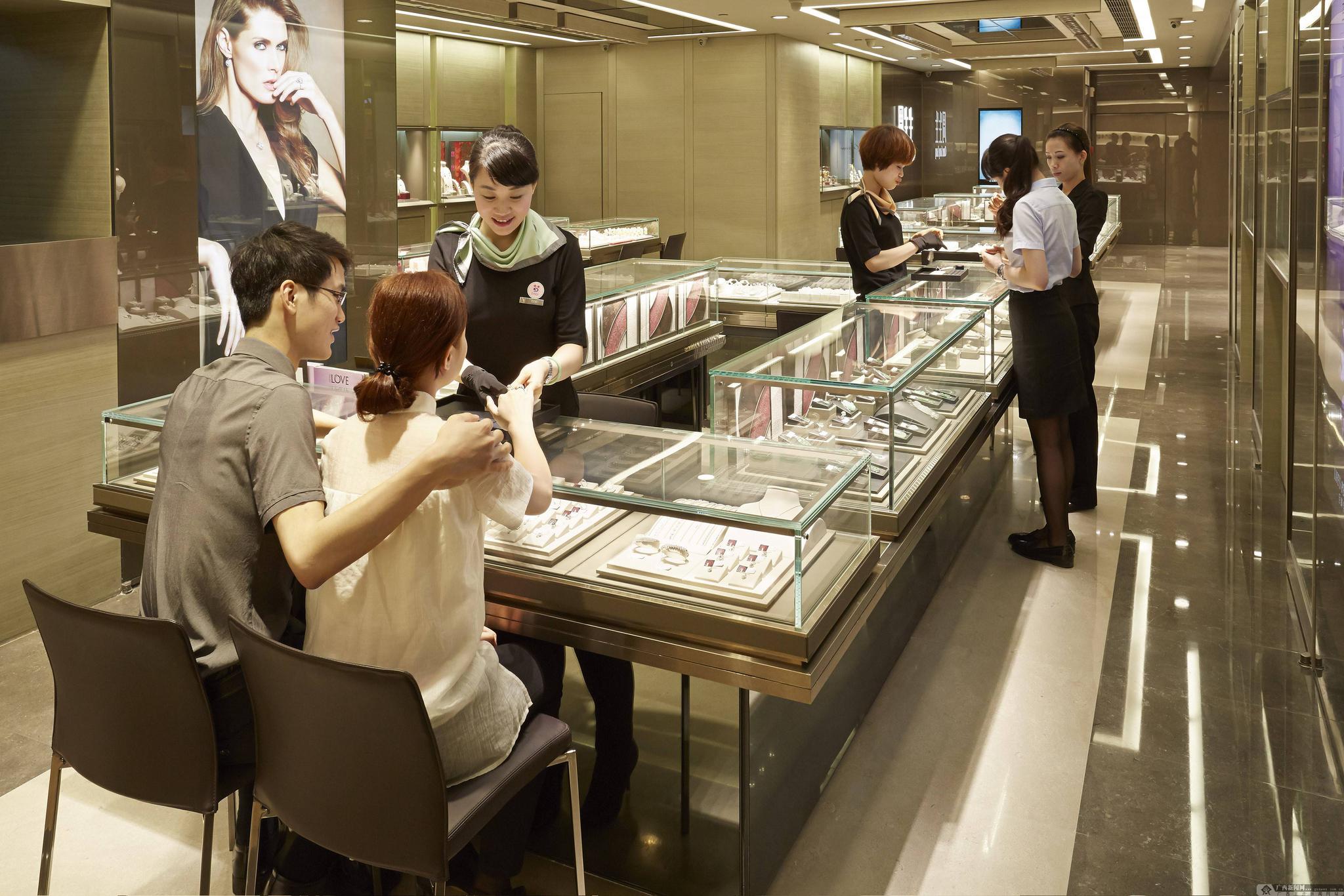 请把珠宝销售当作是一门艺术!