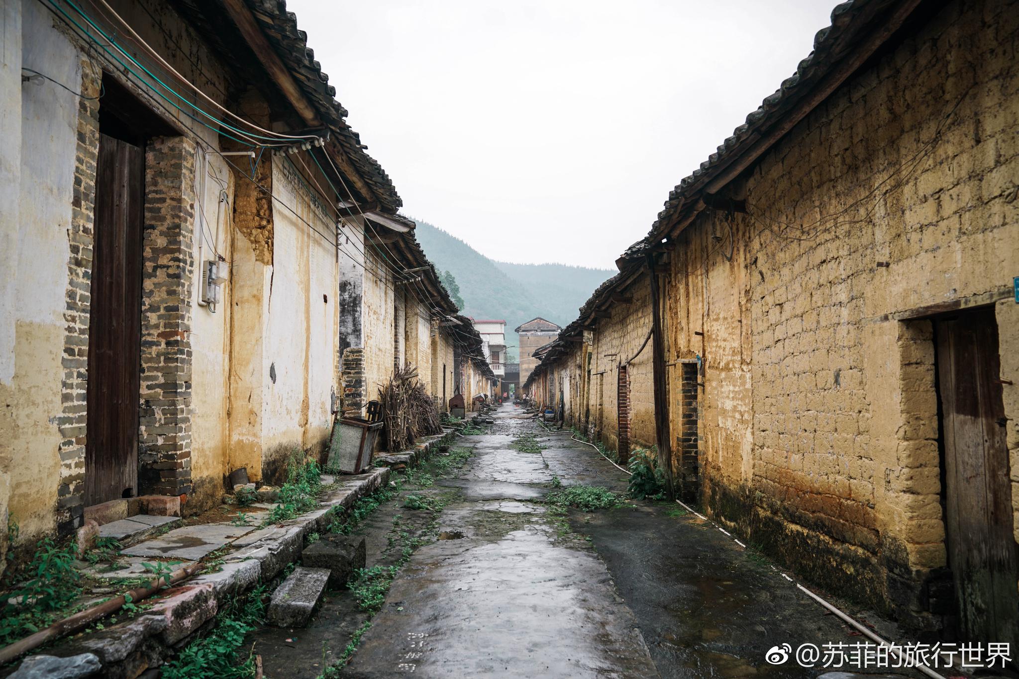 虎尾古寨至今已有超两百年的历史,至今村中仍保留了不少文物