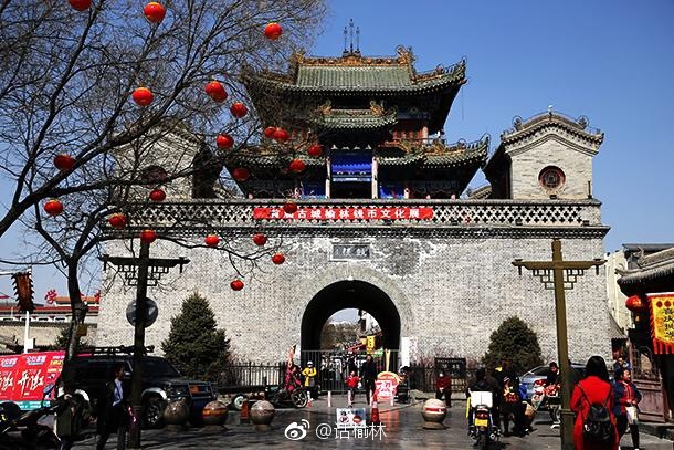 "六楼骑街"是榆林老街的一大特色