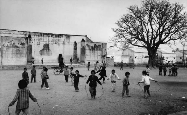 80年代中国历史老照片,图1让人怀念,最后一张娶老婆标配|电视机|中国历史|年代|老照片|小轿车_新浪新闻