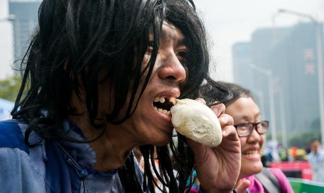 古代最恶毒的一种职业,现在依然有大量人在做