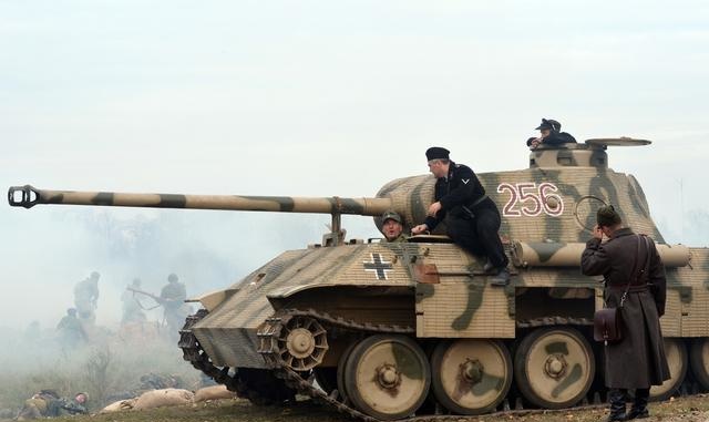 二战东喀尔巴阡的战役德国第1装甲师山豹突击战"皮希勒"战