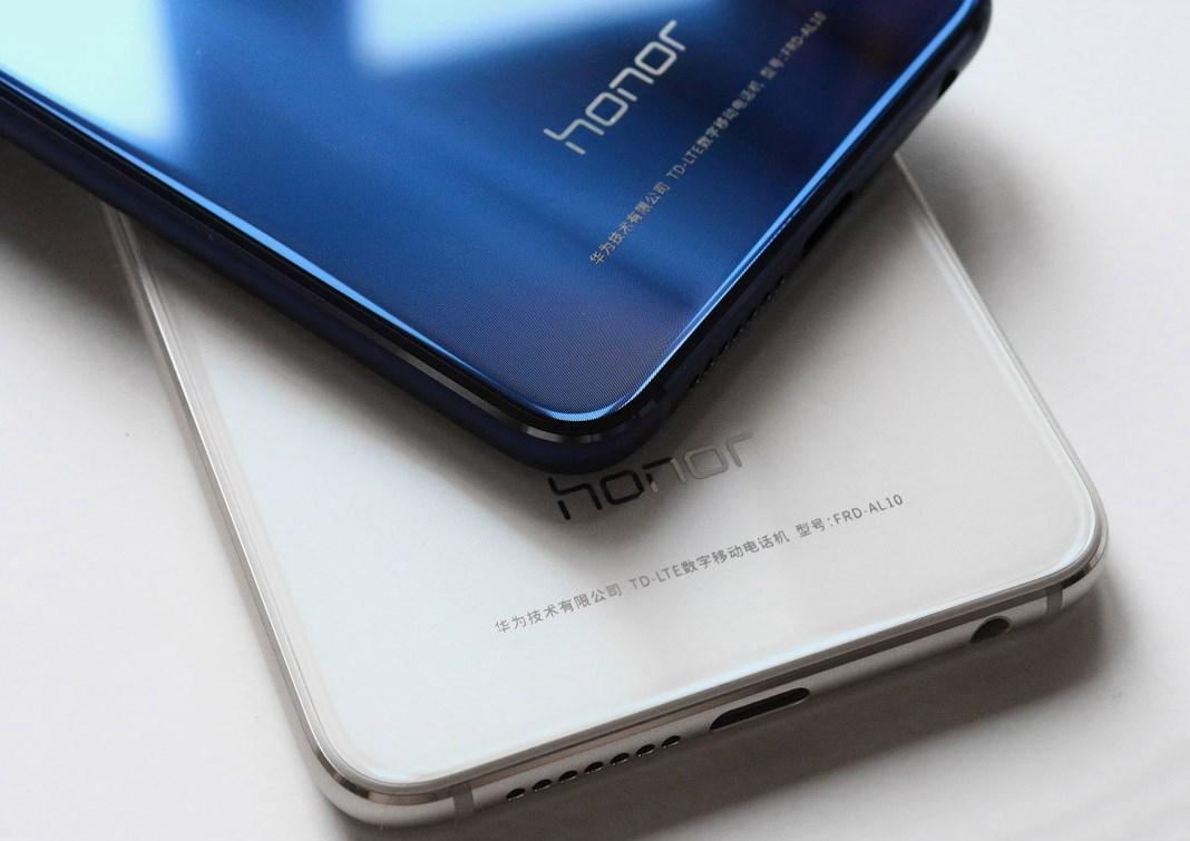 说起来华为荣耀8的配置在现在的话简直不值一提,不过在去年刚刚上市时