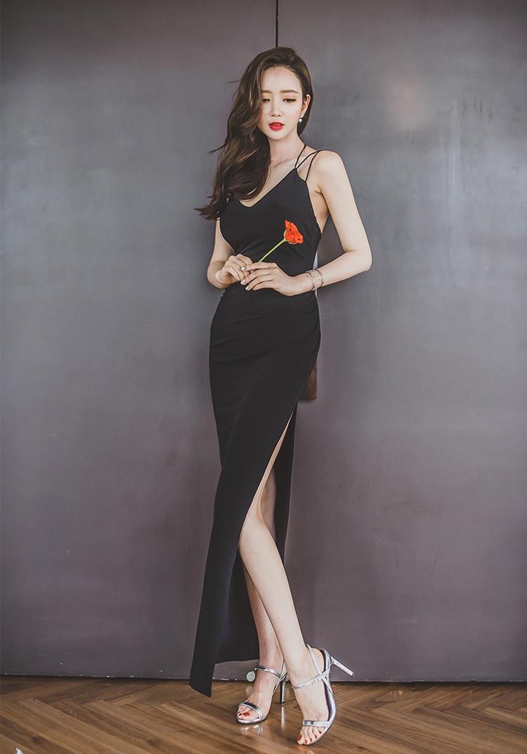 黑色吊带高开叉裙带你美遍四海八荒