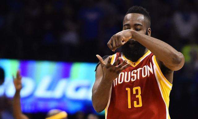 nba最经典的10大球星庆祝动作,阿里纳斯嚣张 詹皇最霸气