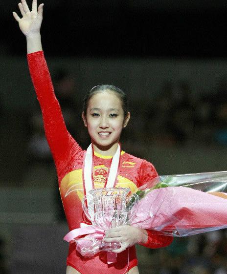 2010年亚运会女子体操跳马冠军 黄秋爽