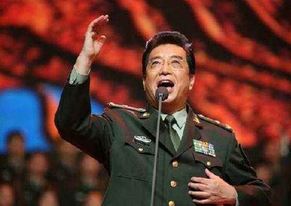 解放军最特殊的一支军队不用拿枪上战场光靠唱歌就能当上将军