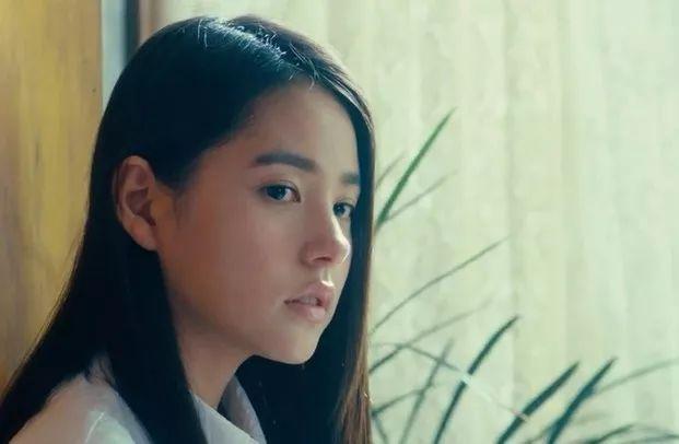 家里开美发店的福姬每天