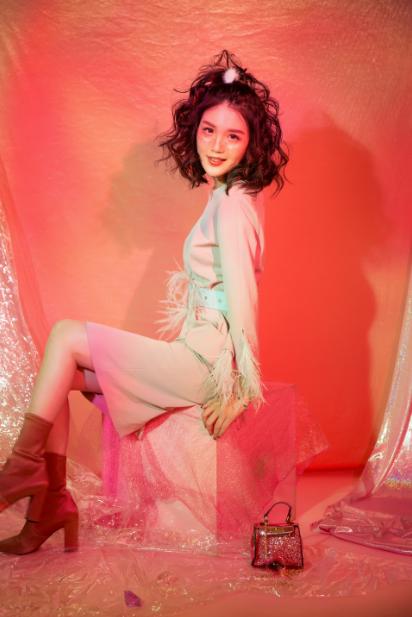 创作型才女夏雨菲新歌《习惯有你》上线 王菲般嗓音太吸精