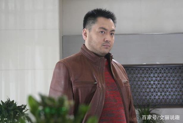 香妃去世18年箫剑扫墓18年朱宏嘉曾公开回应痴情男子是假的