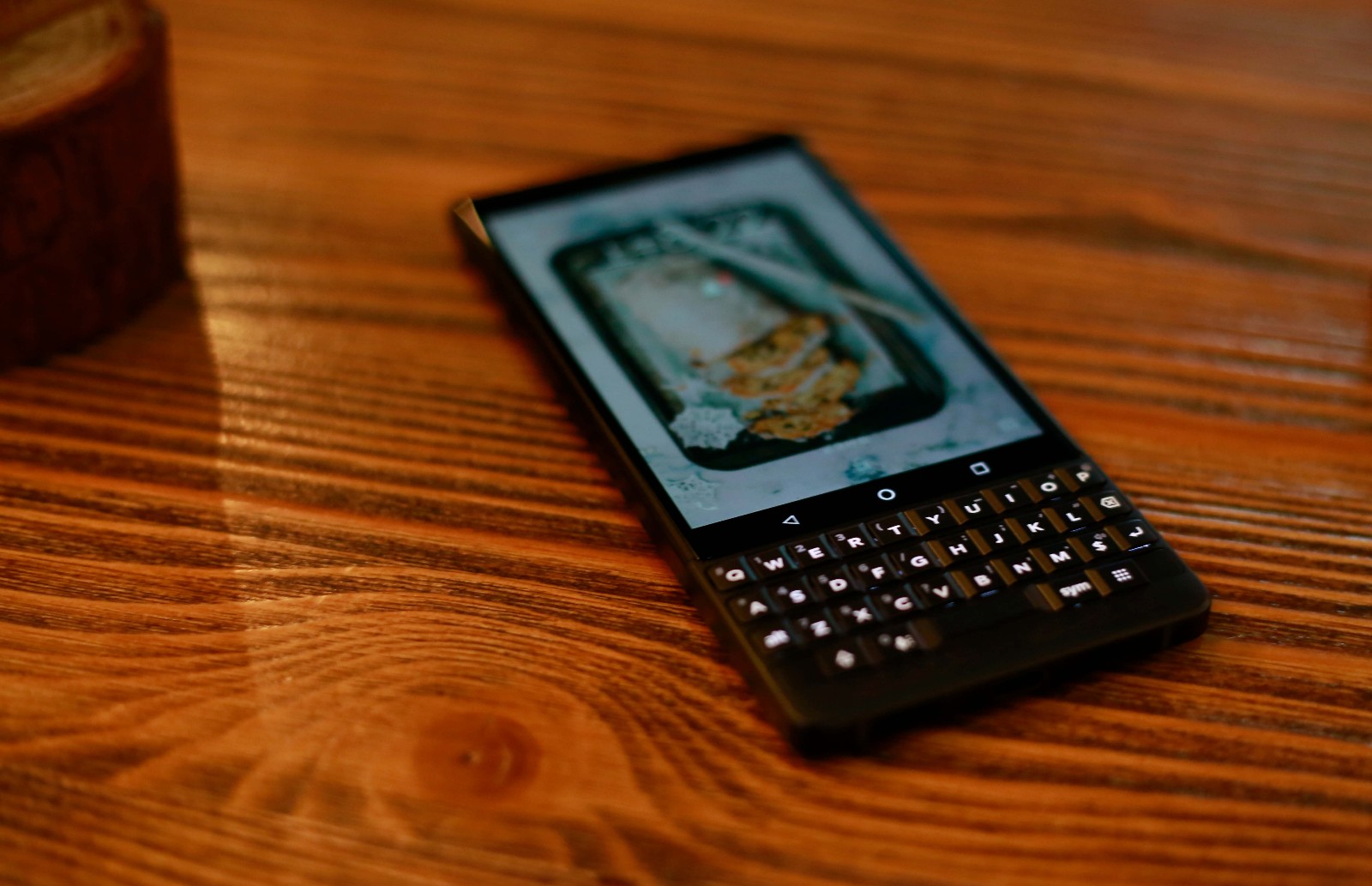 黑莓key2国行版图赏骁龙660搭载6g运存特立独行情怀犹在