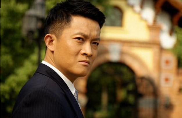 他拍戏从不在乎片酬, 只有一个条件: 要带上老婆一起!