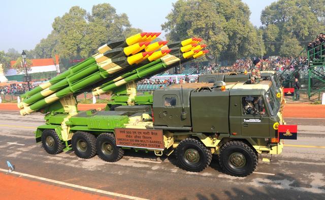 印度订制版远程火箭炮首次打中90公里外目标,不再误击附近居民区