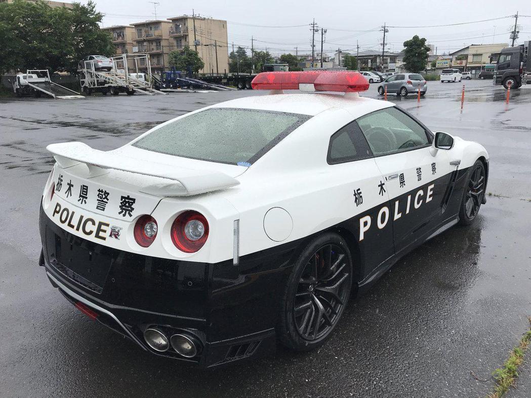 在日本开警车真是太幸福了除了各种性能车还有情怀经典车
