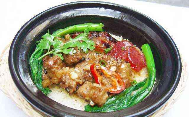 独家腊味排骨煲仔饭的做法