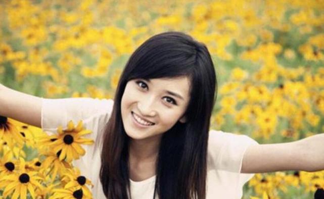 乡村爱情中小李老师扮演者唐娜的糗事,一想起父母就哭鼻子!