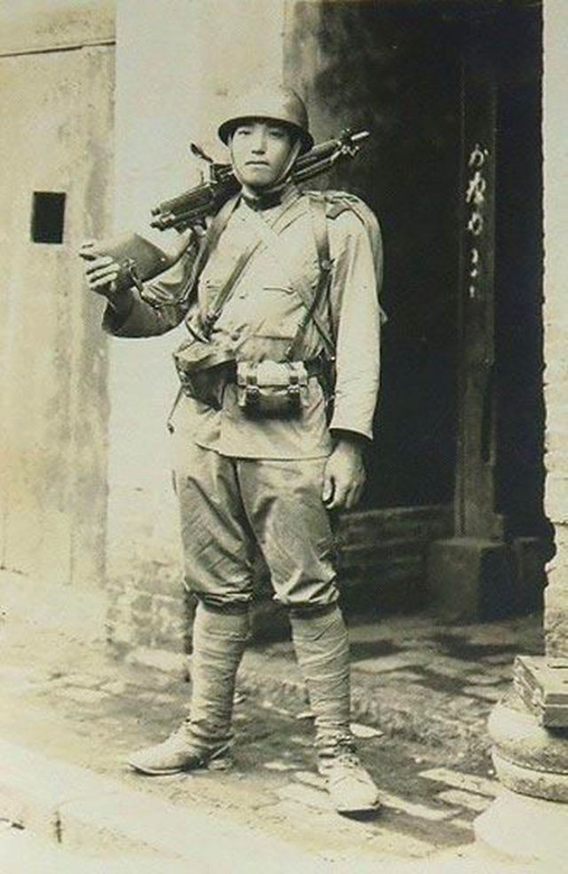 二战时期日本侵华部队单兵老照片 最后一张最可恨