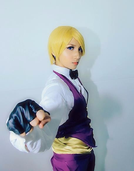 拳皇cos网友k你怎么变白了是相机的美白加磨皮吗