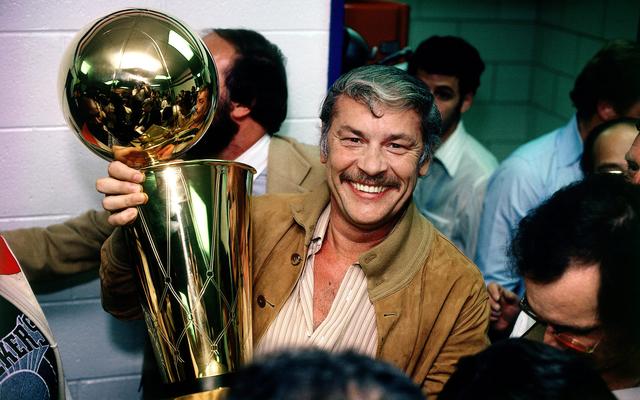 湖人队史 年轻的巴斯博士,收购之初的野心|巴斯|湖人|杰里·巴斯_新浪