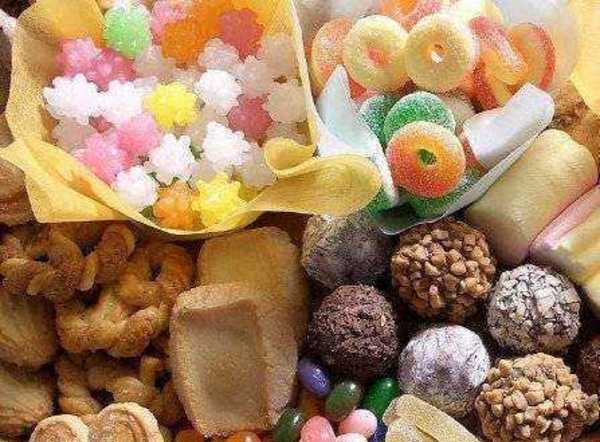 宝宝喜欢吃这些东西的但是千万不要对垃圾食品产生依赖