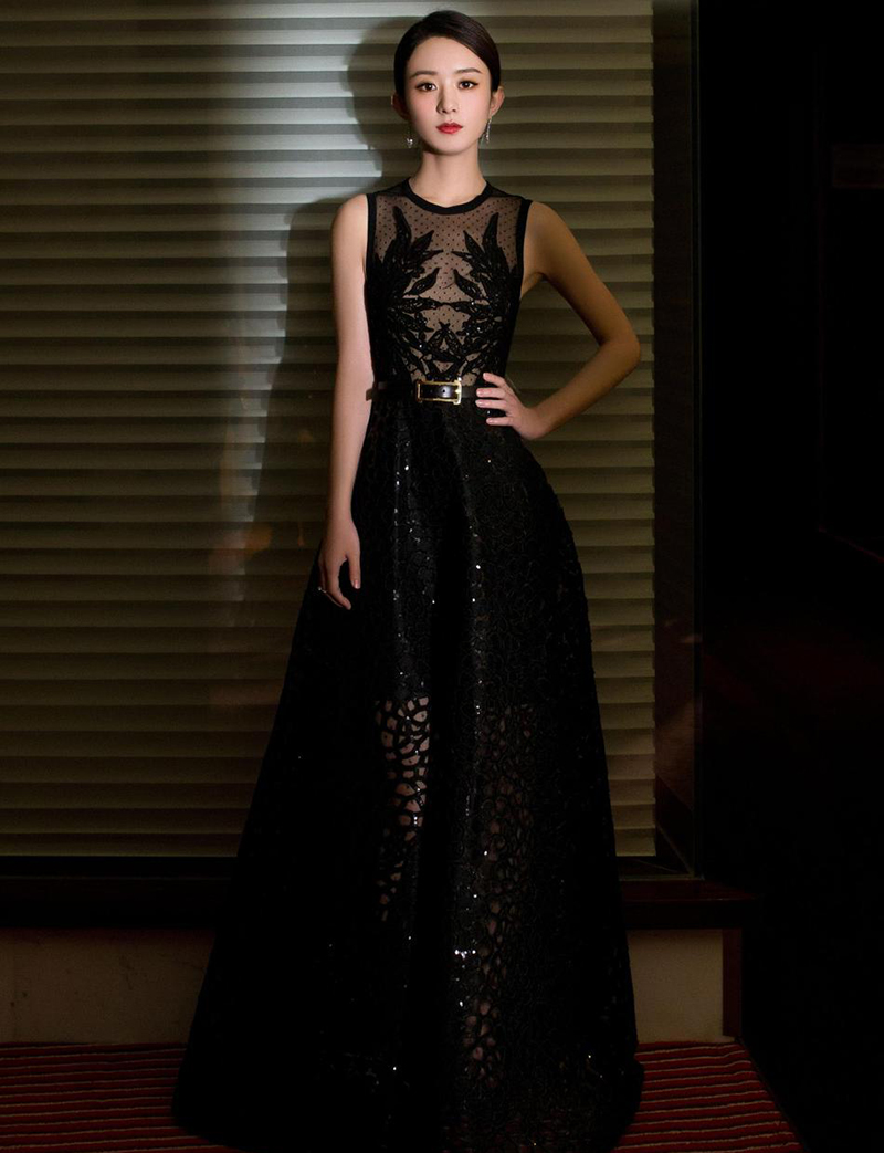 赵丽颖穿黑色薄纱裙,上身实打实的勾魂,网友:颜值高果然是王道