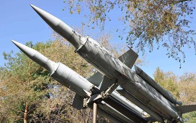 胡塞武装再度导弹袭击沙特首都,沙特高层被睡眠中拉起躲避袭击