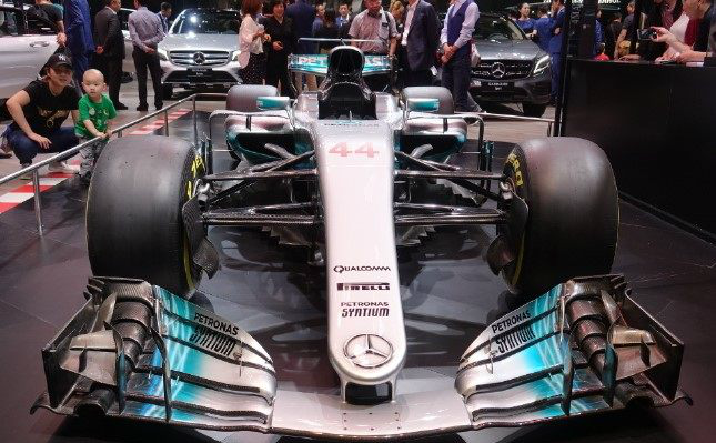 帅到爆炸!梅赛德斯奔驰amg f1赛车亮相北京车展