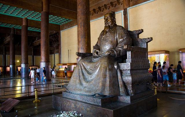 故宫的房子为什么没到一万间?全因朱棣做了一个怪梦,上天怪罪了