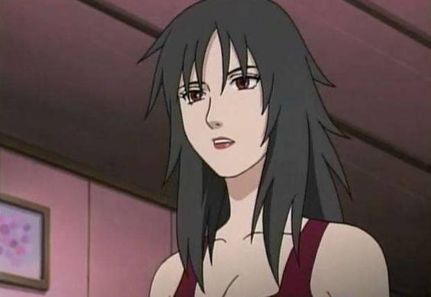 夕日红是猿飞阿斯玛的妻子,在不死二人组入侵木叶的时候,阿斯玛不幸战