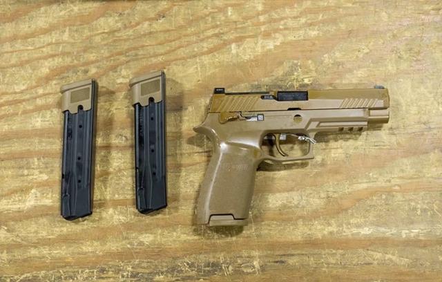 美军新式手枪颜值超高甩国产手枪三条街:特种子弹却令人不寒而栗