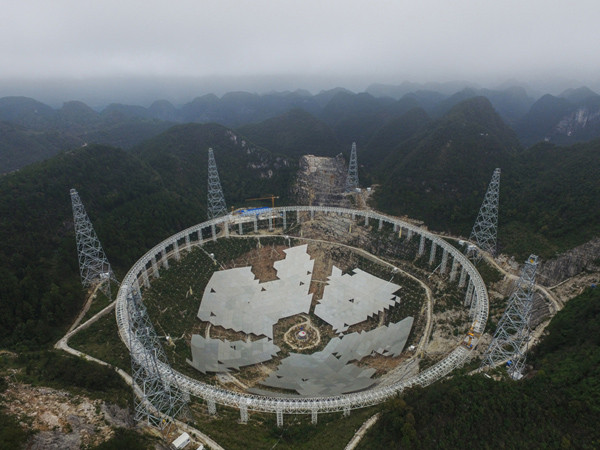 傲然屹立于贵州的崇山峻岭之间的国之重器 傲然屹立于贵州的崇山峻岭之间的国之重器