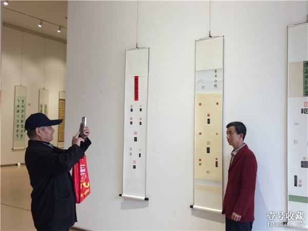 由武汉开发区(汉南区)总工会,汤湖美术馆,武汉美术家协会,武汉书法家