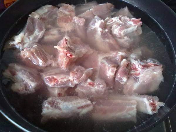 排骨好不好吃,焯水是关键!原来一直都做错,难怪排骨不好吃!