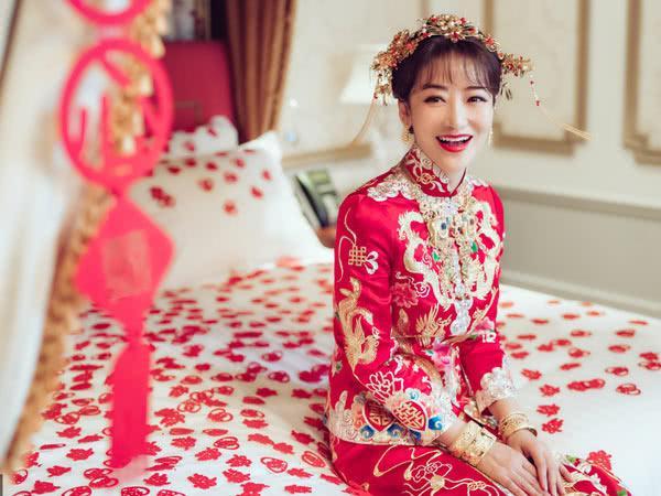 她们长得像双胞胎,一个曾流产过2次,一个40岁还不打算生孩子