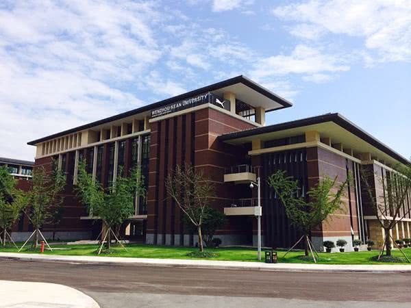 这三所民办高校,不仅学费贵,录取分数线更是高