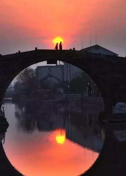 中国古桥你站在桥上看风景看风景的人在高处看你