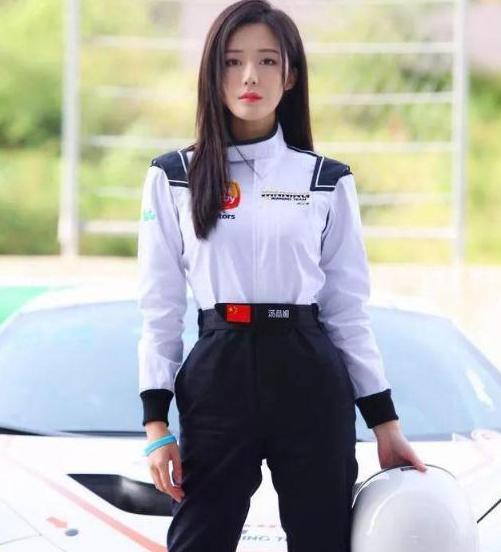 女星中的职业赛车手,她比刘涛更爱飙车,女星赛车手第一人!