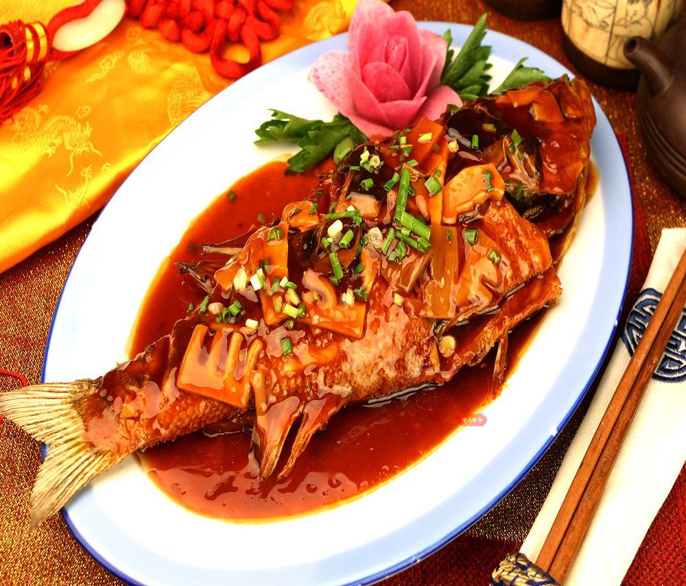 家常烧鲈鱼, 营养丰富食疗功效之多, 味道依旧那么美!