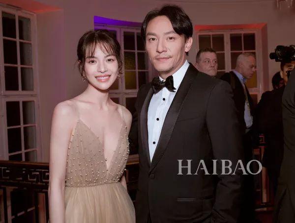 别再穿烂大街的小白鞋啦,今年明明流行这双鞋