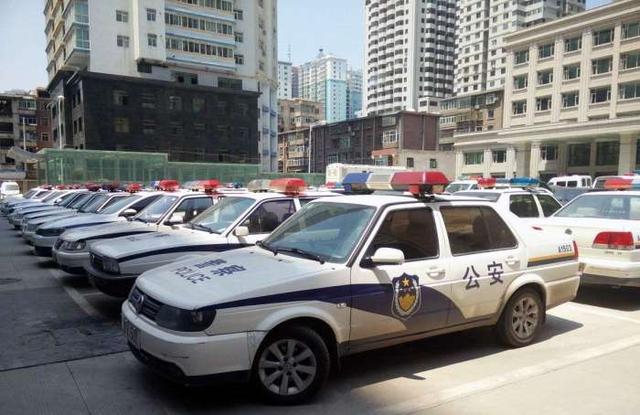 中國警車大換血大眾現代全淘汰新警車一亮相太吸引人